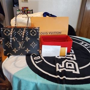 Limited edition jungle authentic on the go